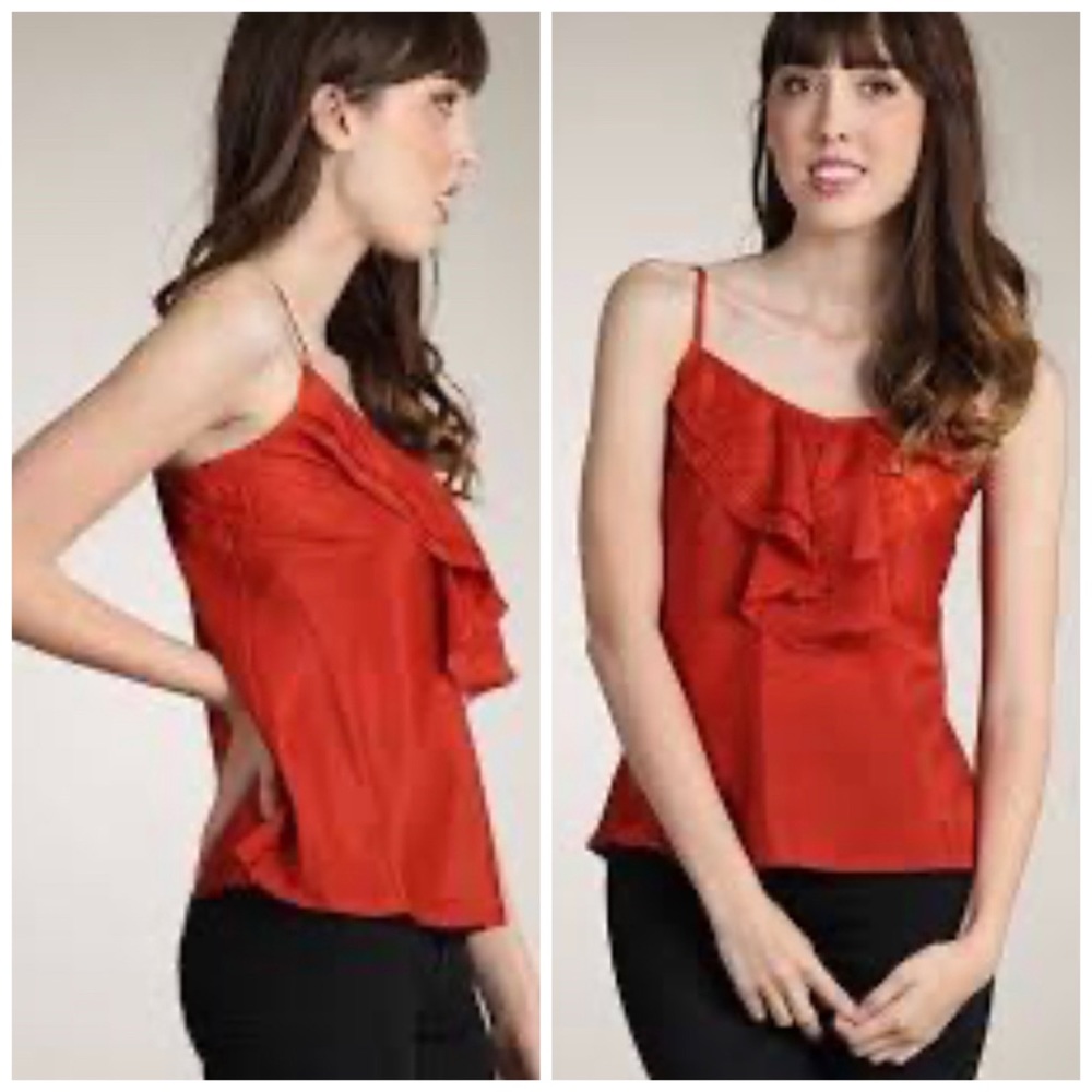 Timing ruffle sleeveless top